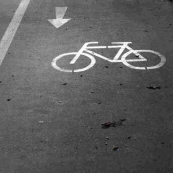 Verkeersongeval door slingerende fietser