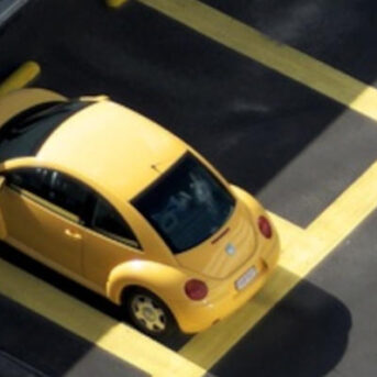 Eigenaar aansprakelijk voor uitglijden op glad parkeerdek