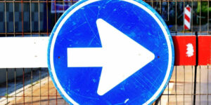 Moet je voorrang verlenen aan een bestuurder die tegen het verkeer inrijdt, Rechtbank Gelderland 3 december 2025, ECLI:NL:RBGEL:2025:11148