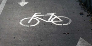 Aanrijding op een fietsstraat, Rechtbank Midden-Nederland 26 februari 2026, ECLI:NL:RBMNE:2026:633, welke regels gelden er in een fietsstraat, wat is een fietsstraat, ongeval fietsstraat, aanrijding fietsstraat