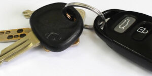 Huurder auto aansprakelijk voor letselschade, Rechtbank Midden-Nederland 1 april 2026, ECLI:NL:RBMNE:2026:1475, auto verhuur aansprakelijkheid, aansprakelijkheid huurder auto, letse;scahde huurauto, vriend steelt sleutels